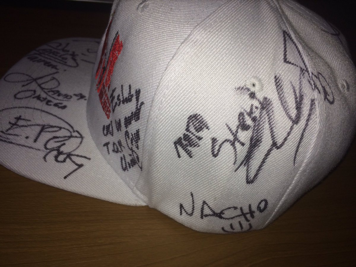EstefTorresGlz's tweet photo. Mi gorra de @spmshow firmada por la mayoria del elenco me faltaron algunos pocos pero en verdad mil gracias por mi gorra. ❤️ ##TeamSPM https://t.co/CfbxTumtfL