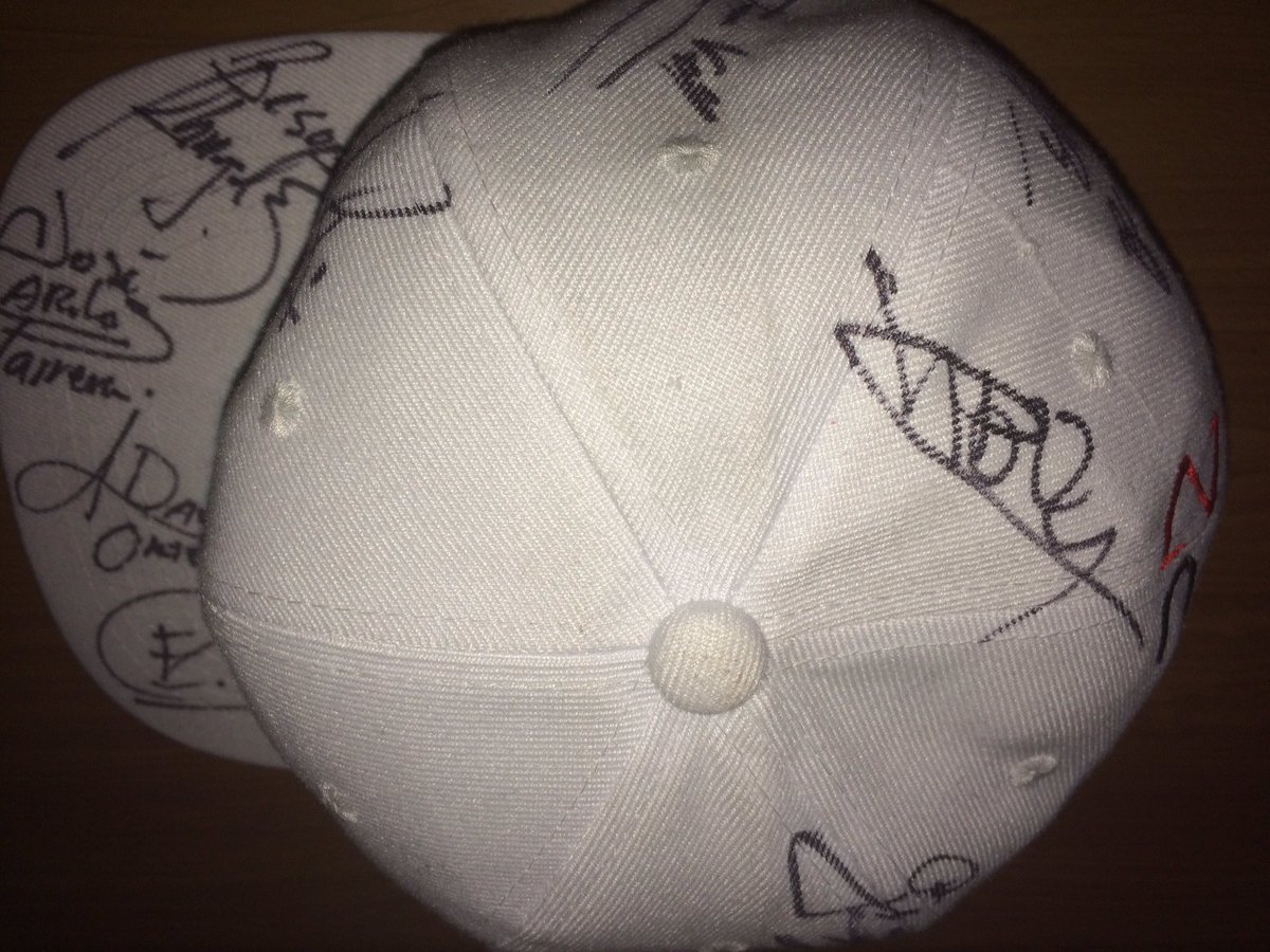 EstefTorresGlz's tweet photo. Mi gorra de @spmshow firmada por la mayoria del elenco me faltaron algunos pocos pero en verdad mil gracias por mi gorra. ❤️ ##TeamSPM https://t.co/CfbxTumtfL