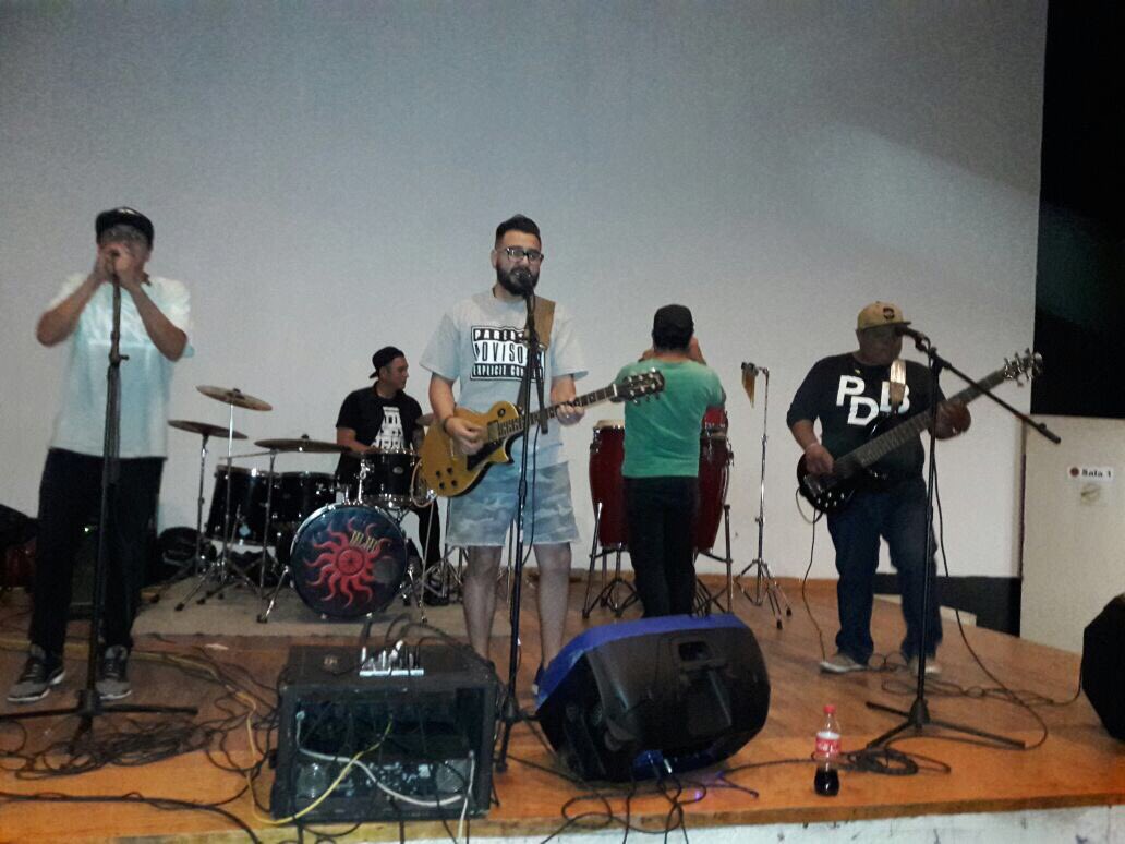 ActividadesPSi's tweet photo. El grupo El Poder del Barrio en ensayo abierto con chic@s @P_Prepa_Si en #CasaLata @Iztacalco_Dele #EjeArteYCultura #ActividadesEnComunidad https://t.co/IKAFlpTZV5