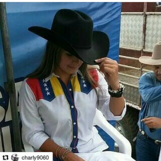 lapatrona_DS's tweet photo. @patrona_ds https://t.co/JqRuSUuBoI
