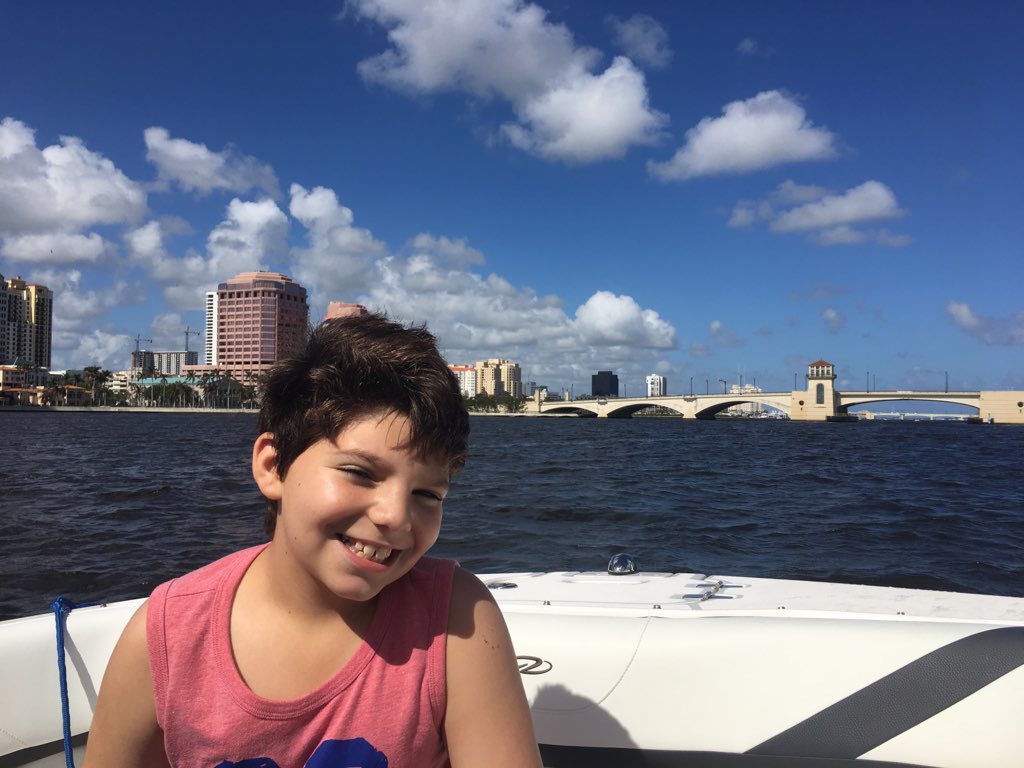 sabritheking's tweet photo. my mom sends me photos of family because I miss them or whatever and my little brother seems like he is having the BEST time https://t.co/aFh7R8AZRl