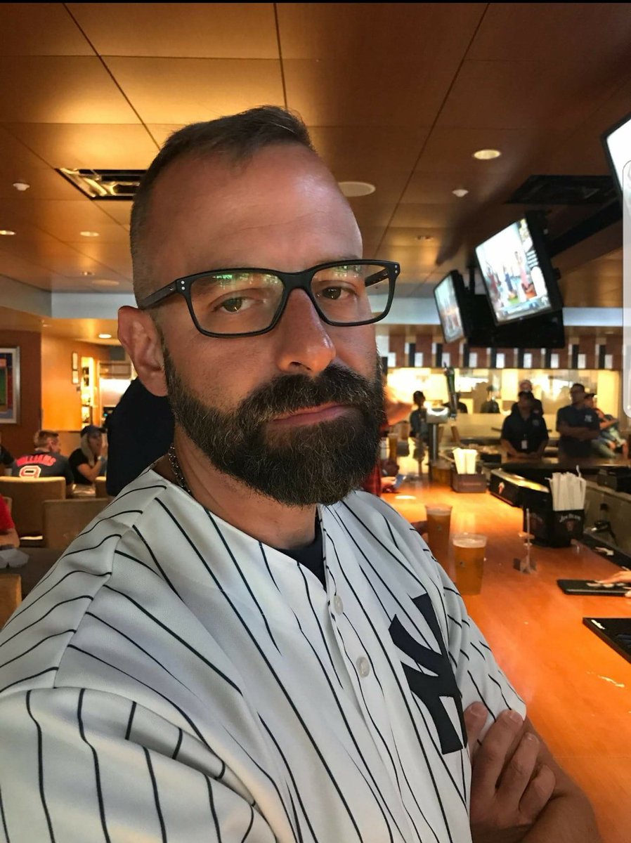 FakeFakeTyler's tweet image. Reading is hard