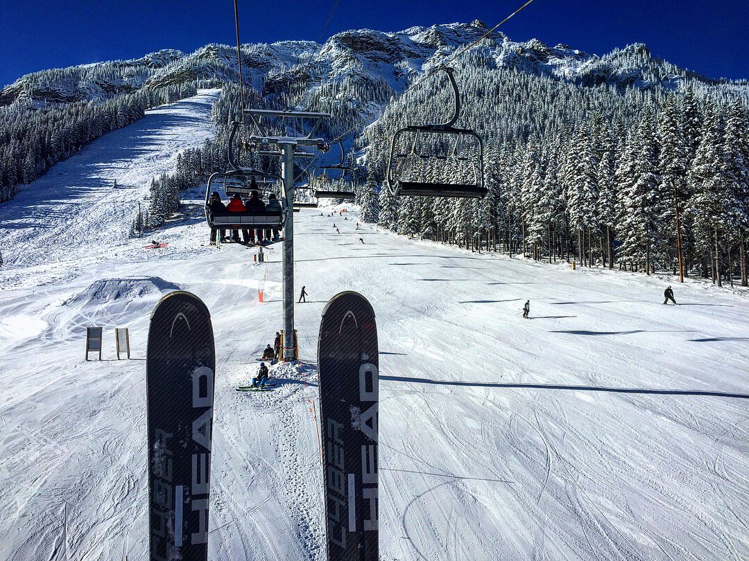 mellausch's tweet photo. First shred of the season! π€πΌβ·β° #shoopshoopshoop #rockymountains https://t.co/X1emLGC3BU