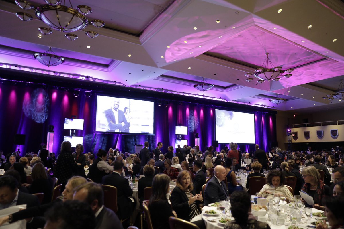 CatalystInc's tweet photo. The room is packed for the #CCH2017 Dinner! Stay tuned for updates. #LeadershipRedefined https://t.co/KqwtfRBoYC