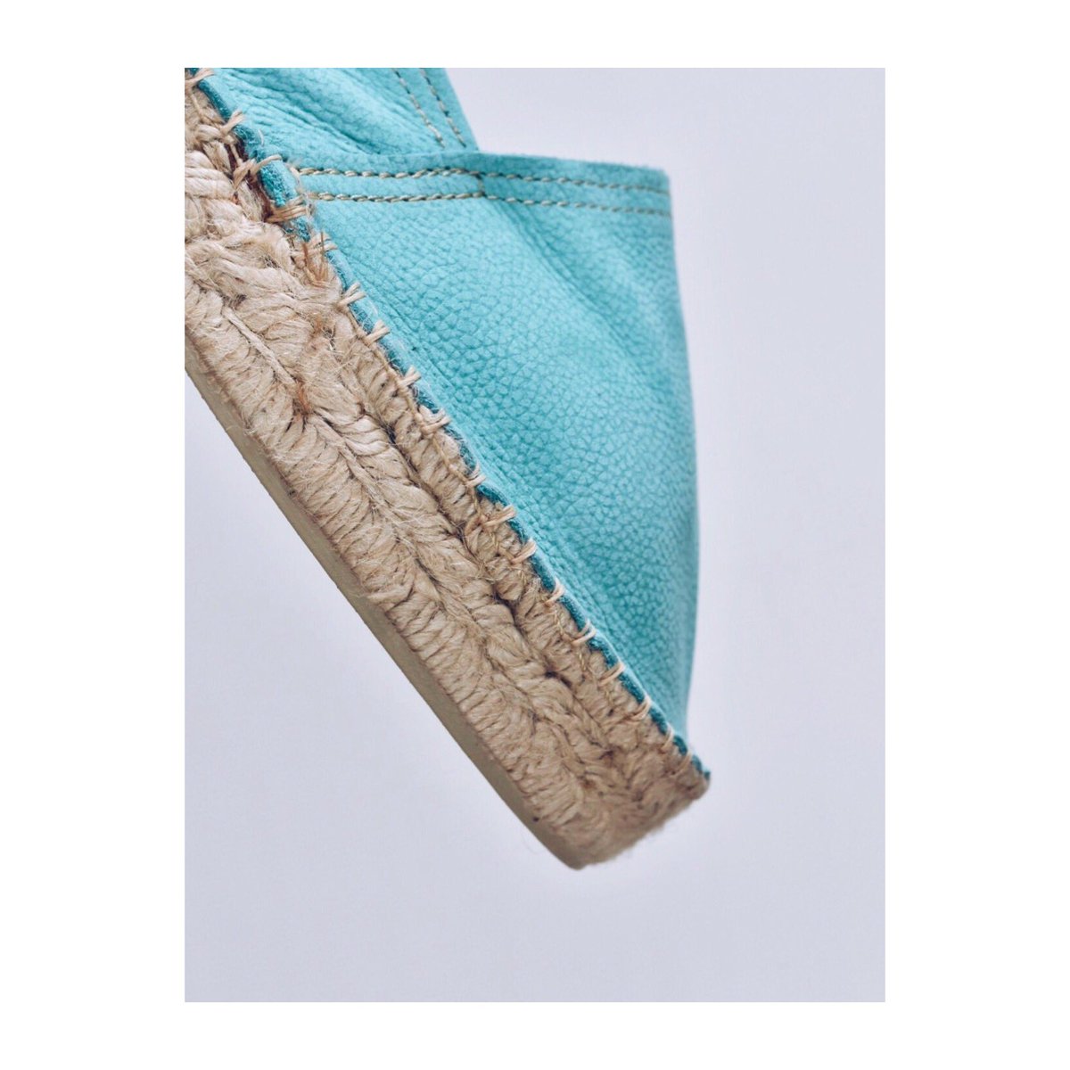 Atelier_Alienor's tweet photo. One week away from our pop-up shop THE FALL AFFAIR🍁More info on our website✨#espadrilles #collaboration #fallfashion #persuepretty #htx https://t.co/WBi7UNFIGc