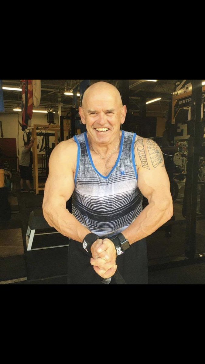 Ryanclose8's tweet photo. Met this orthopedic surgeon from Canada. He's 58 years old and ripped. Inspiration to us all. Keep up the good work! @METROFLEX_PLANO https://t.co/sSgLUuefuL