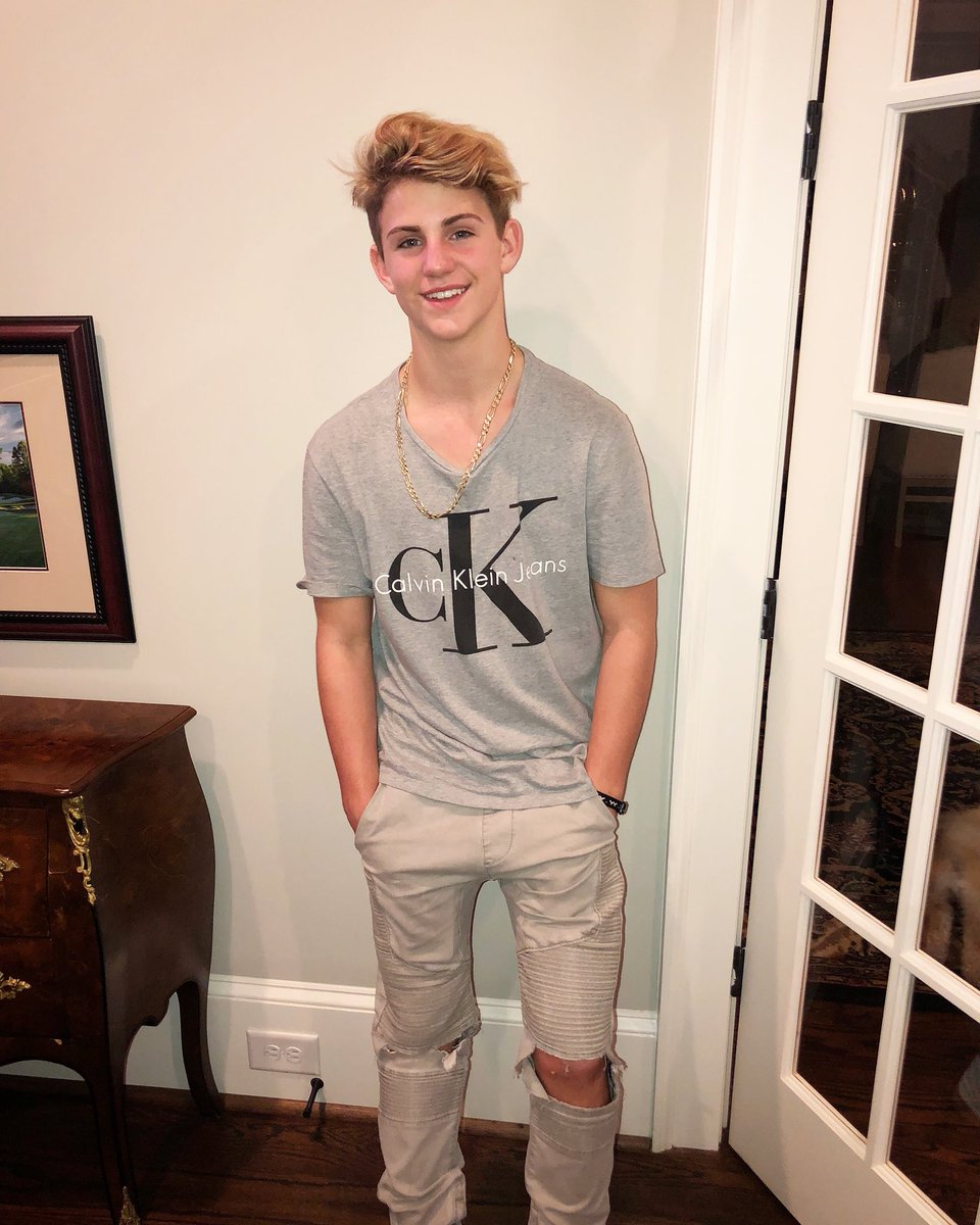 MattyBRaps's tweet photo. Just got out of the studio! #NewMusic #ComingSoon https://t.co/EiKllhU1S1