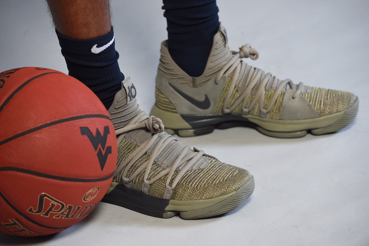 WVUhoops's tweet photo. 11*10*17  🇺🇸 https://t.co/Z6afRbST9r