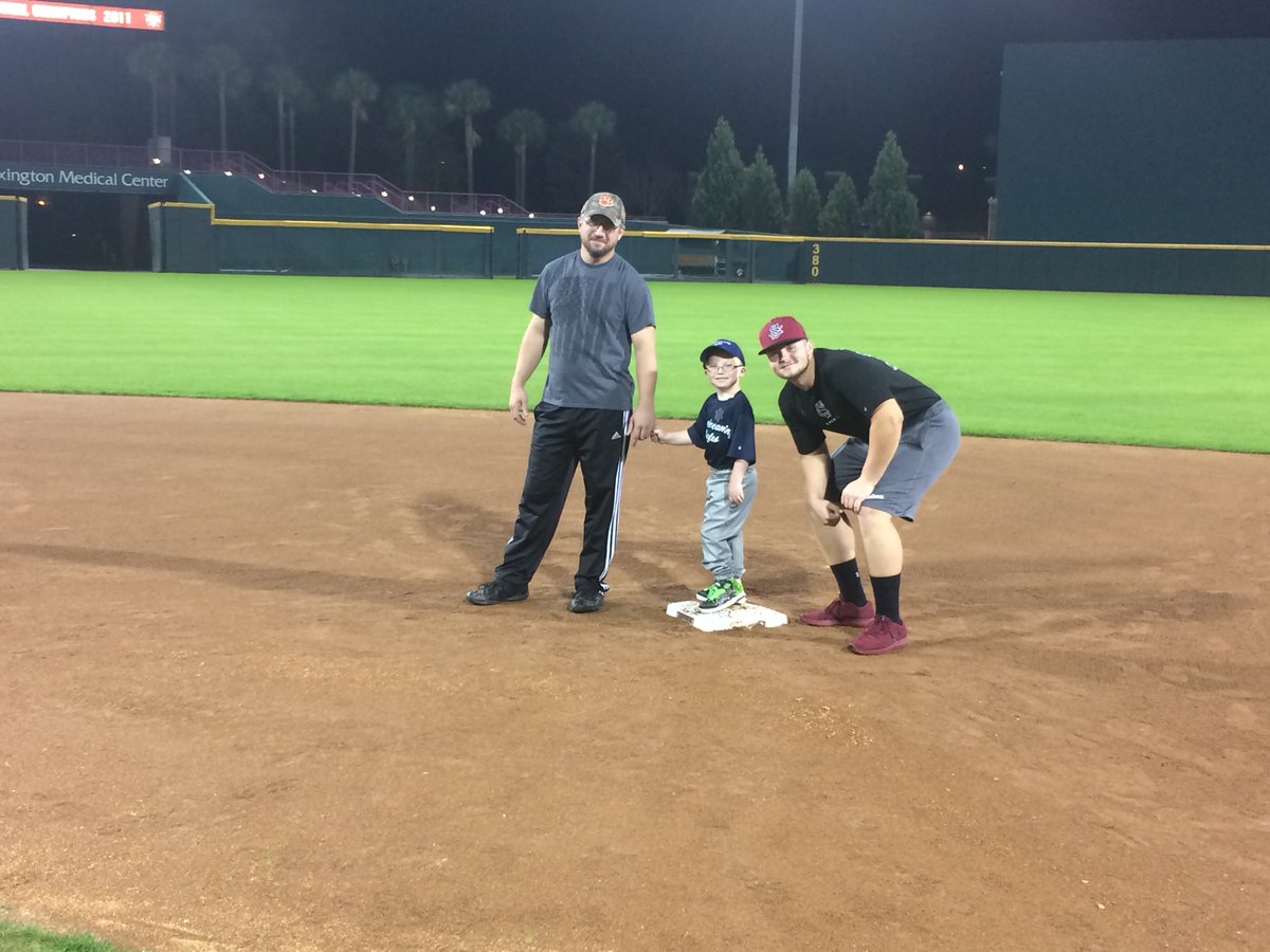GamecockBSB's tweet photo. It was awesome to see the way our guys interacted with the kids tonight! Gamecock Nation would be proud!! https://t.co/Qeu8UAnud3