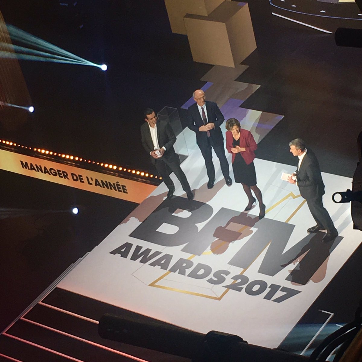 CecileDELETTRE's tweet photo. Bravo ! @isabelle_kocher CEO @ENGIEgroup Prix BFMAwards du Manager de l'année  remis par Benoît Potier CEO @airliquidegroup  #Transformation https://t.co/LokIrc2BFy