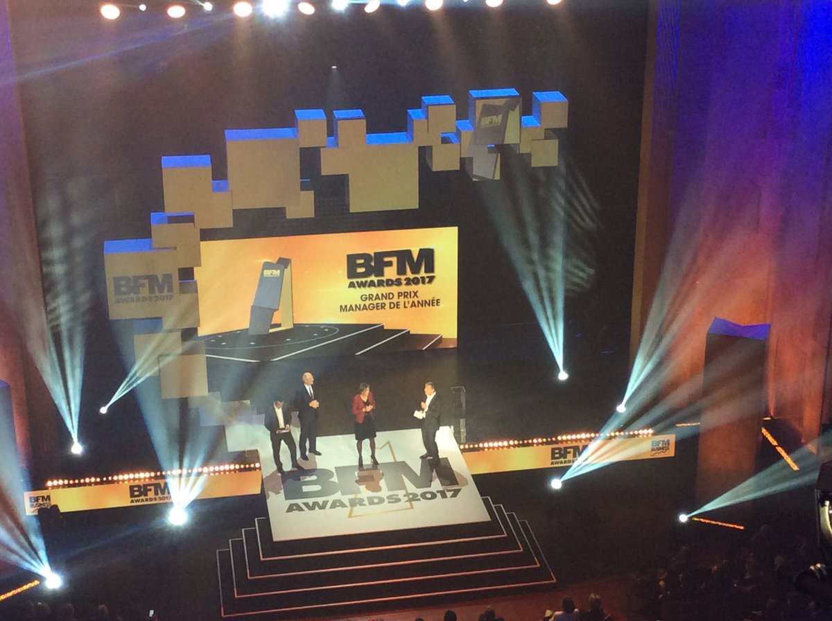 CecileDELETTRE's tweet photo. Bravo ! @isabelle_kocher CEO @ENGIEgroup Prix BFMAwards du Manager de l'année  remis par Benoît Potier CEO @airliquidegroup  #Transformation https://t.co/LokIrc2BFy