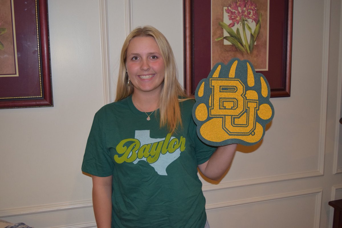 _taytay1231_'s tweet photo. sic em?? #baylor22 💚💛 https://t.co/0EjCUbUH6K