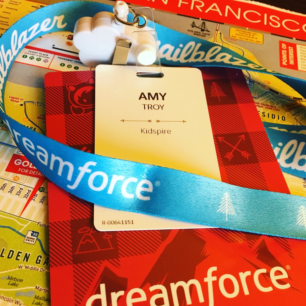 AmyTroy's tweet photo. So excited! 171,000 people at #Dreamforce2017, pdx-based #kidspire.org invited to SPEAK! #giveback #organicsavanna #karibucentre #moretocome https://t.co/icIJGgTvN7