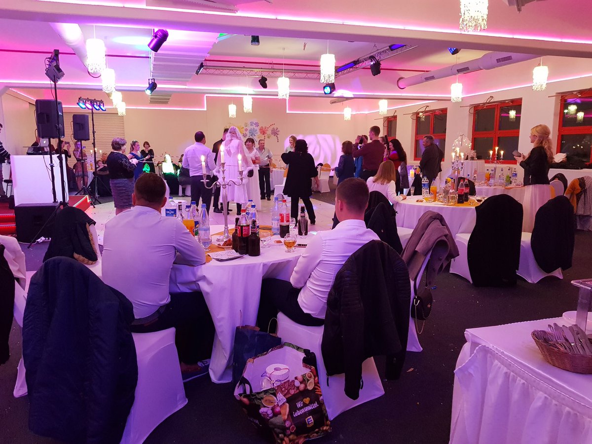 KontrastEvents's tweet image. Russische Hochzeitsfeier in Berlin