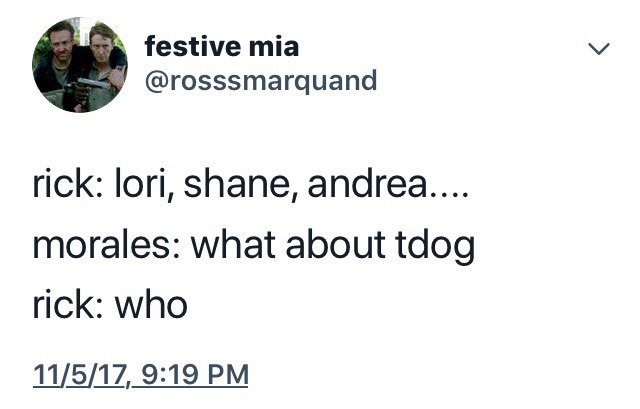 darylftcarol's tweet photo. traducción:
rick: lori, sabe, andrea...
morales: qué pasó con tdog
rick: quién

#TheWalkingDead #twd #TWD8enFOX https://t.co/GjeMl3xNlr