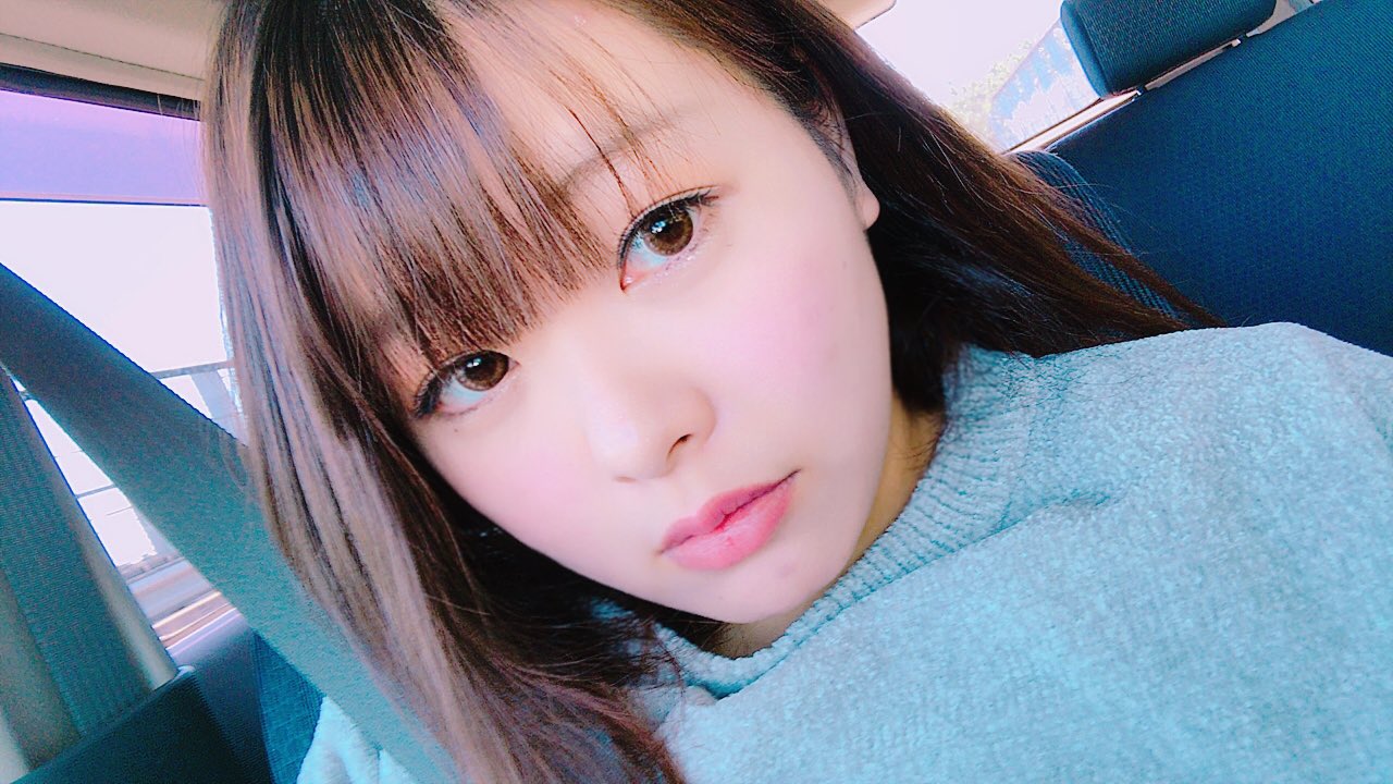 みずよってぃー 私の場合 詐欺メイクよりも詐欺写メな気がするから 盛れる自撮りの仕方だったらめちゃくちゃ語れる気がするww 1 2枚目 他人撮り 3 4枚目 自分撮り T Co Thrfzzfmbb Twitter