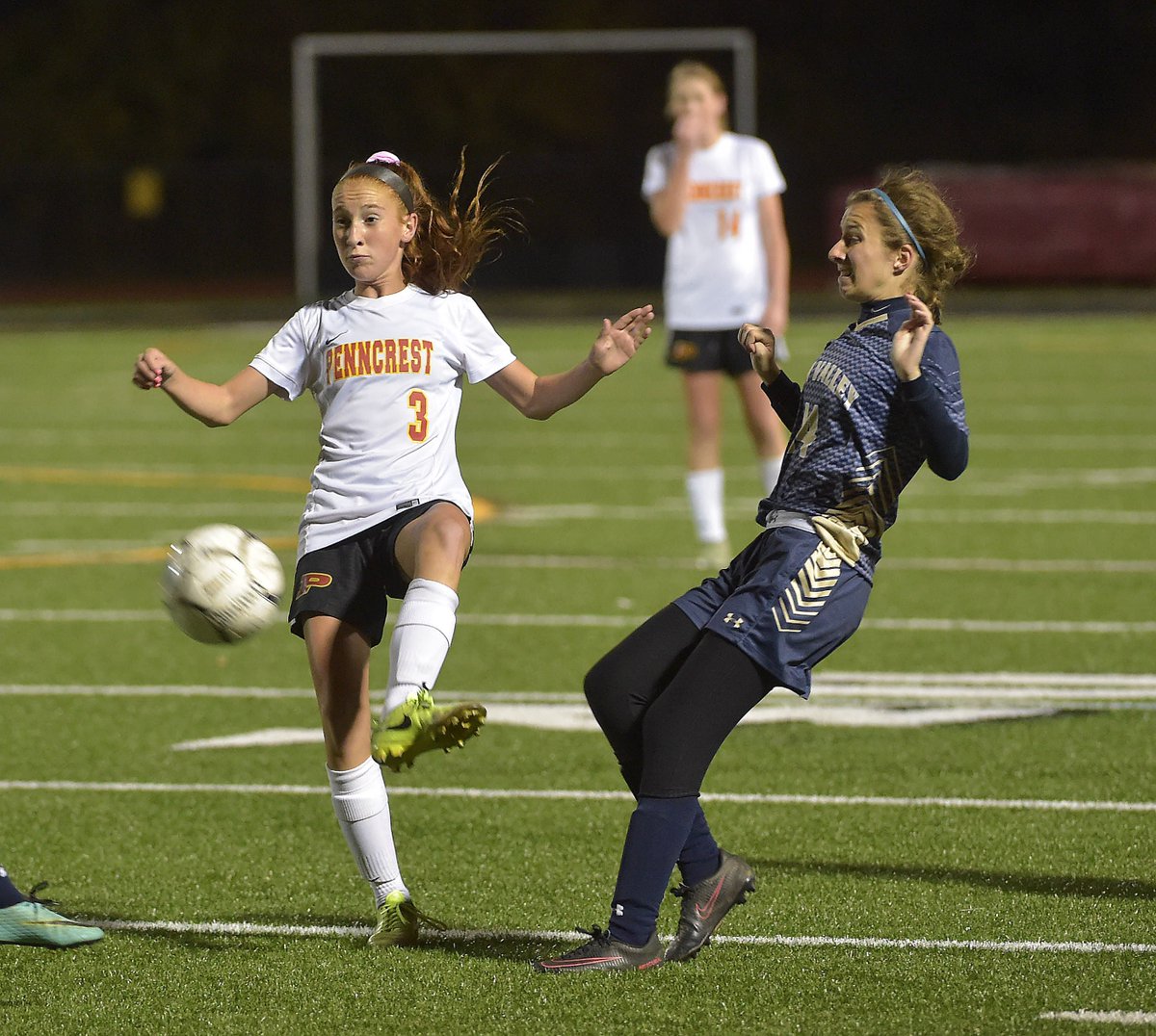 "If someone’s roughing me up, I know Kat will hit them back" <a href="/penncrestad/">Penncrest HS Sports</a>'s midfield Mullaneys on sisterhood, soccer bit.ly/2ziDFYf