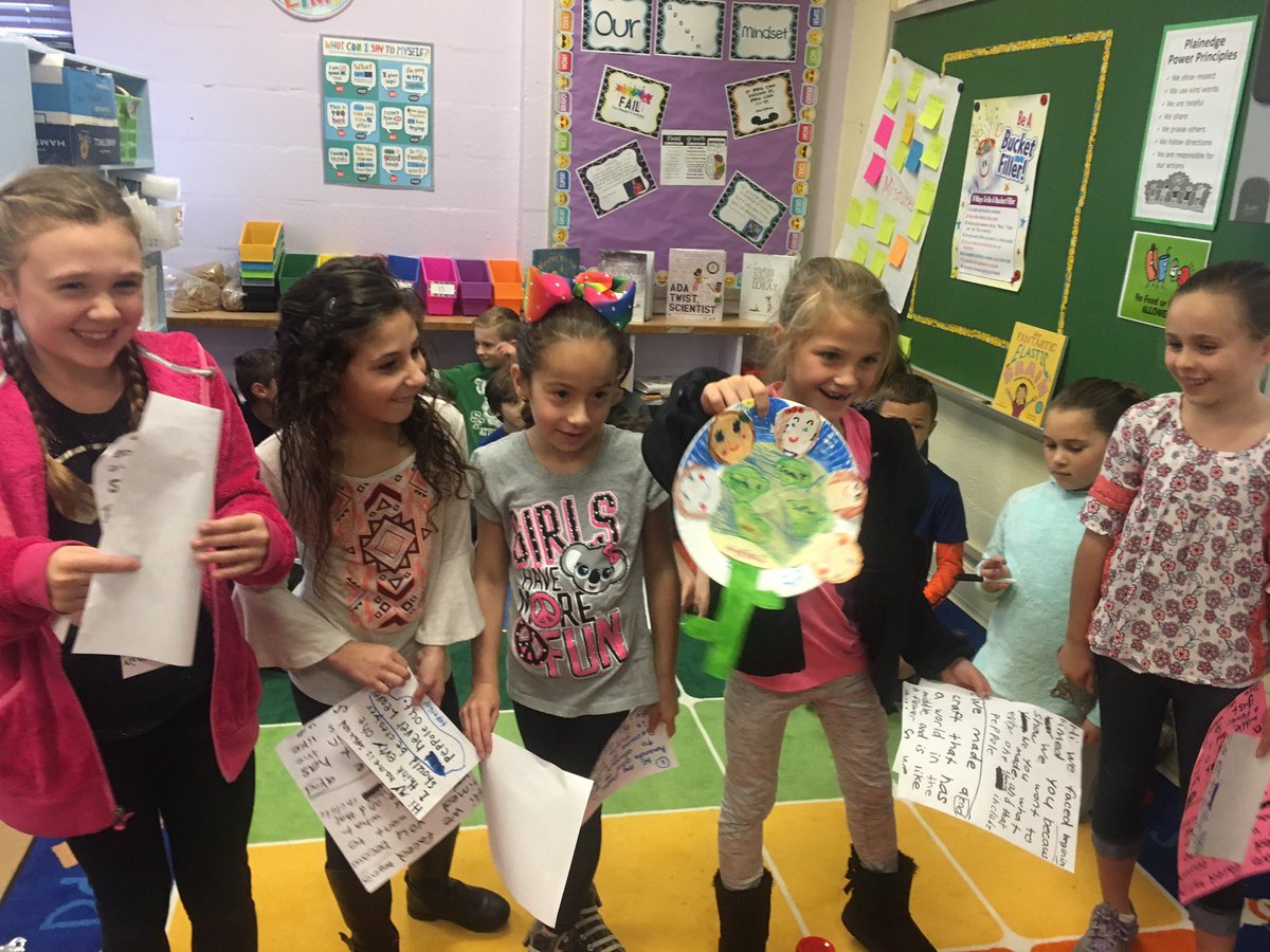 fallonsteam1's tweet image. Proud to share our creations spreading theme of Whoever You Are by @therealmemfox  during a connection w/ Ss in Iowa. @pernilleripp #GRA17