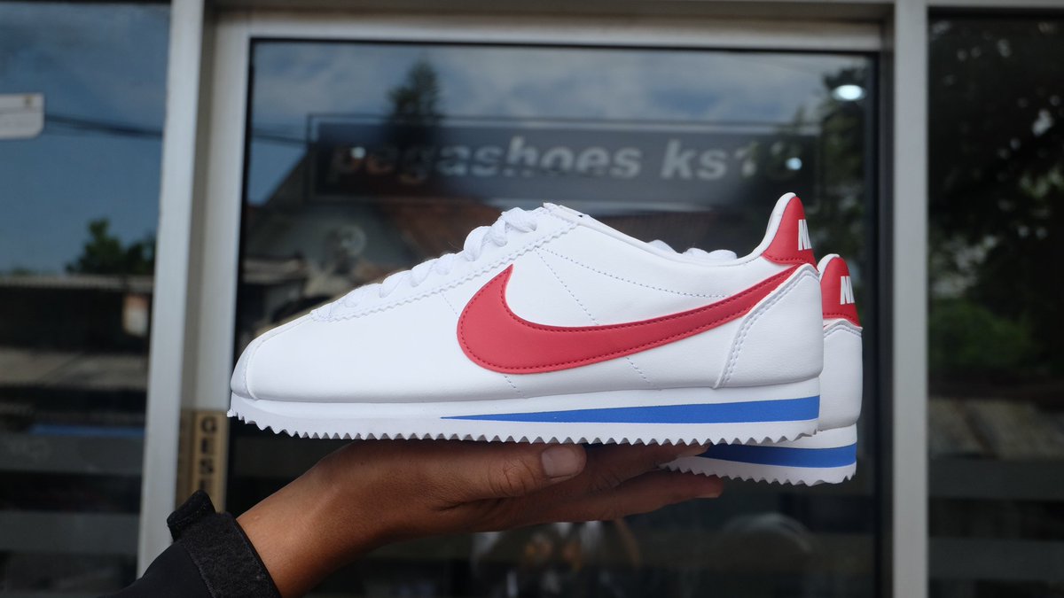 who made nike cortez