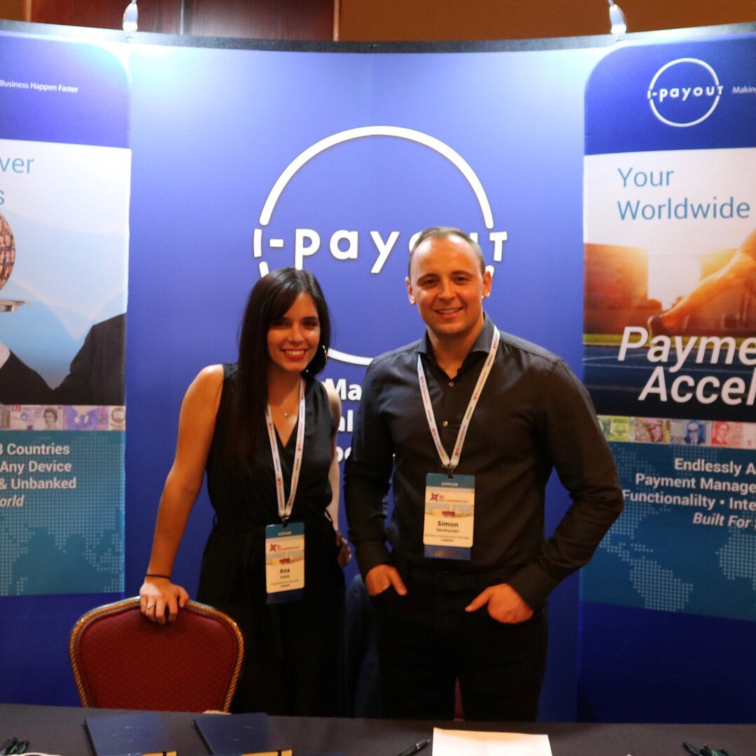 i_payout's tweet photo. The i-payout team had fun at the #DSAFC17 opening reception 😃 see everyone tomorrow bright and early! #directselling #payments #fintech https://t.co/beQb5I8MYQ