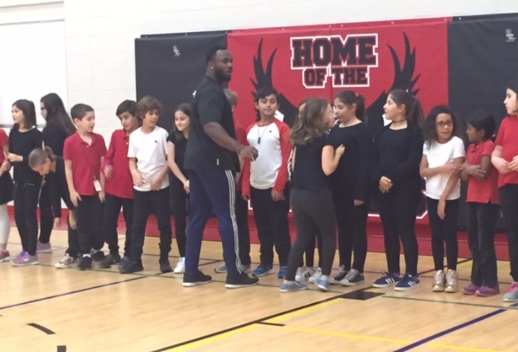 sra_ycdsb's tweet photo. @YouthTrainingC visited our school gymnasium today. Grade 4 students partook in various fun and challenging exercises &amp; workouts routines. #fitness #motivation #teamwork https://t.co/PQKQkqRNAp