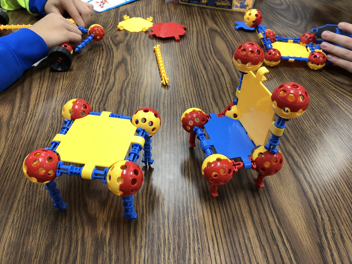 FPLibrary111's tweet photo. Our first Maker Space week!  Sixth grade tried Origami and Connecters!  #STEAM https://t.co/9anOTZvsh3