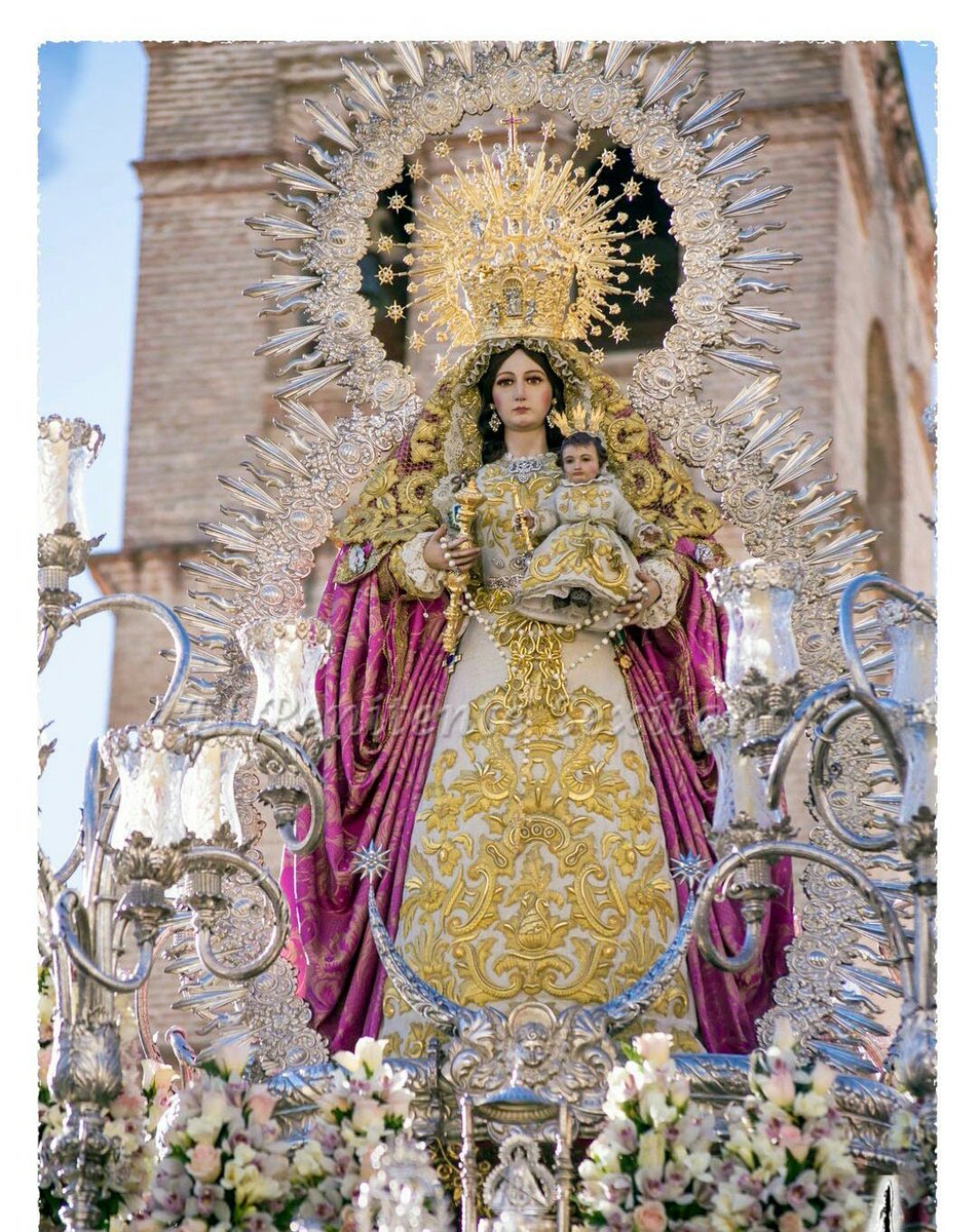 HCabezaVelez's tweet photo. Queremos felicitar a @ObjetivoPasion por su V aniversario y por ser la voz cofrade de nuestra ciudad. https://t.co/u8irgy8qhS