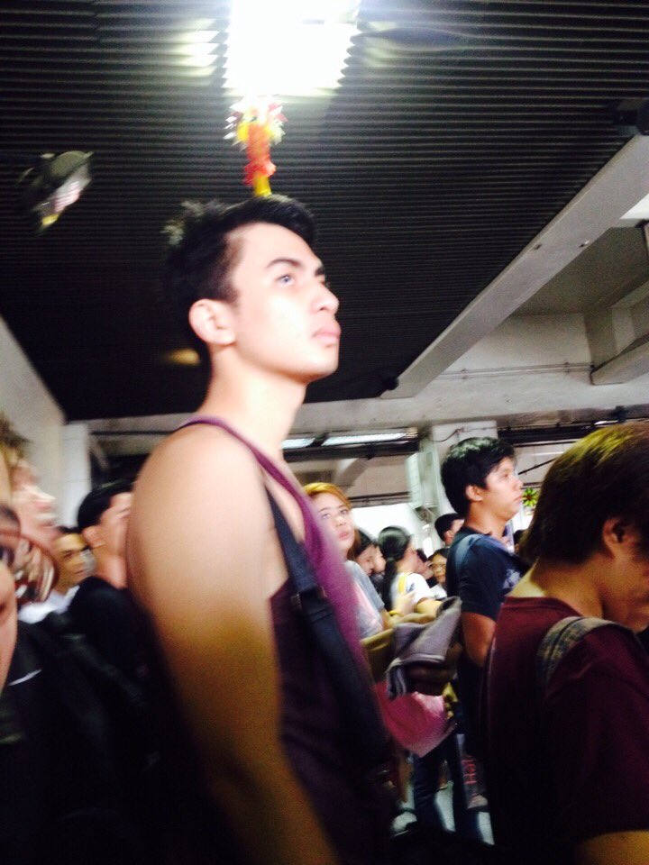 Minsan gusto ko rin ng siksikan sa LRT eh. Ilang beses dumikit yung braso nya sakin. Sarap ng feeling ng pawis nya bat ganun 😋

#ninjamoves
