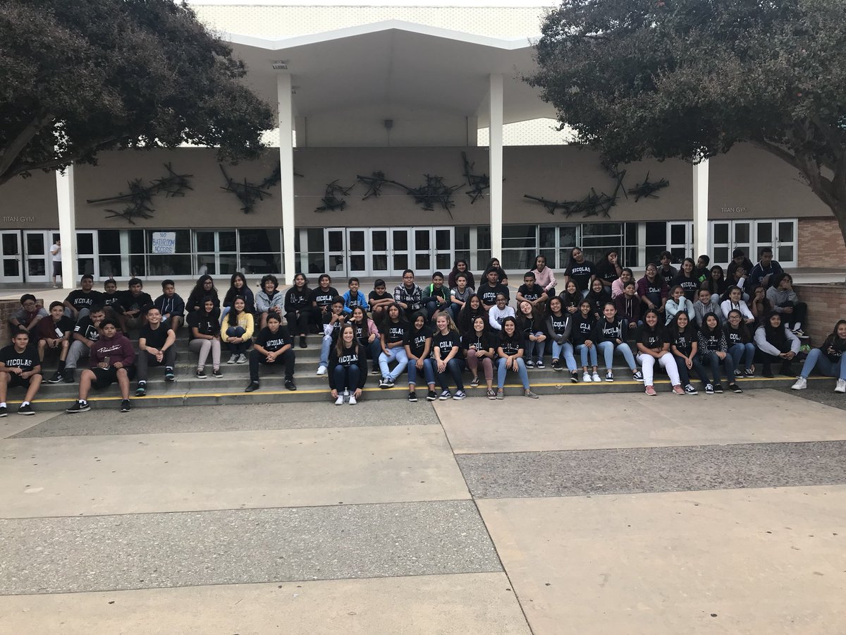 ms_comini's tweet photo. Thanks @csuf and @HIUnow for such a fun day! #avid #njhs #nicolaspride https://t.co/R8Z5QCtlVq