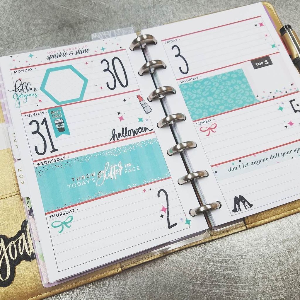 j_allison_t's tweet photo. Ending the month on a colorful note 🎃 #miniplanner #hpaddicts #glamgirl #hellogorgeous #manicmonday #FB https://t.co/YmOLA3wKCy https://t.co/b6YiBAjgr1