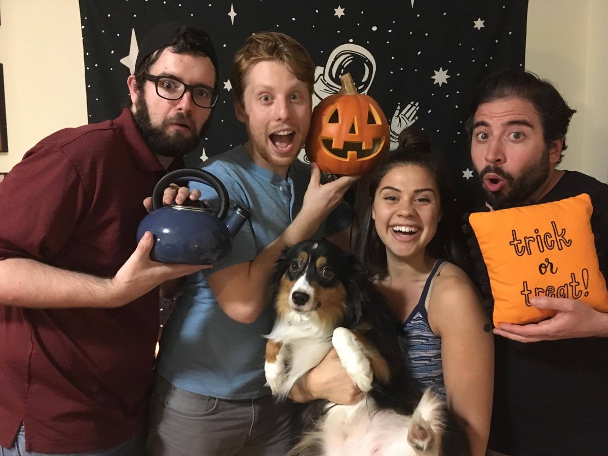 AppIeIees's tweet photo. GET SPOOKED, KIDS. Tiny Money is back with Anna Garcia, David Shair, and Ryan Lichtenstein https://t.co/NOZKuFfMy5 https://t.co/m177TpfHj6