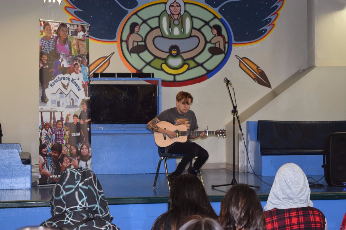 Rossbrook's tweet photo. @ScottHelman gave Eagles' Circle students @Rossbrook a mini concert today with @UnitedWayWpg #koatsforkids as part of #solvethesolveable https://t.co/2DWDZR76vg