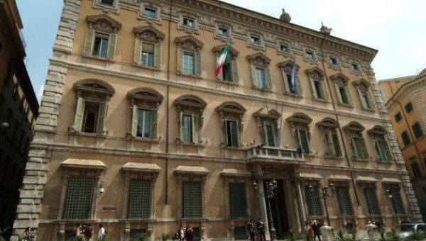 A #OpenSenato si apre domani la sessione di #bilancio2018. L'agenda del Parlamento es-pressa.it/wp/agenda-del-…