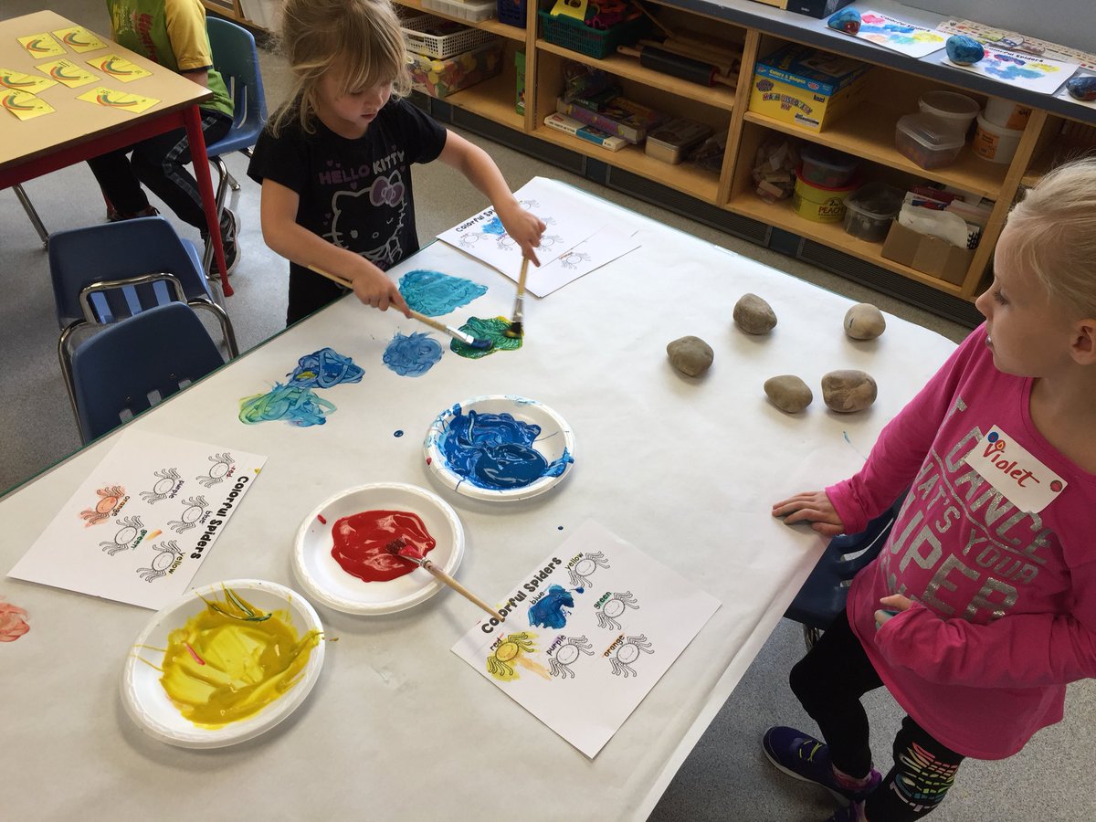 mrstswitz's tweet photo. R day! Robots, rainbows, rocks, rain clouds, red rectangles and race cars. #csd71 #bvalleyschool https://t.co/5z3BTtw6BE