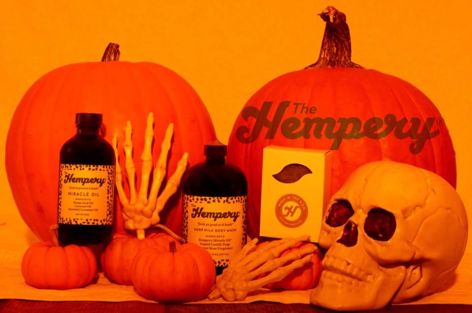thehempery1's tweet photo. T-1 day till Halloween! Don't forget our Spooktacular Sale for 10% off your order! Use code: 'HemperyTWTR' #hemp https://t.co/sdLF0WxRxV https://t.co/6MK5ob6cF2