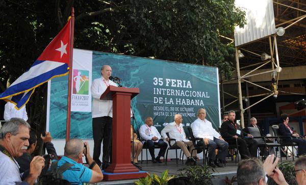 PensarAmericas's tweet photo. #FIHAV2017: #Cuba sigue siendo un destino atractivo para la inversión extranjera. #NoMasBloqueo https://t.co/WBRLCgyxhR https://t.co/heLEtScln4