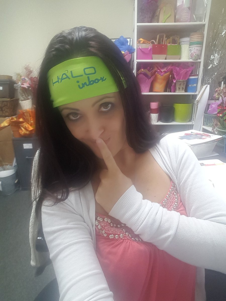 T3FloralDesign's tweet photo. When a vendor sends you promotional items you give them a shout out! Thanks Brad for the #haloinbox swag! https://t.co/hvpd1bpqZJ