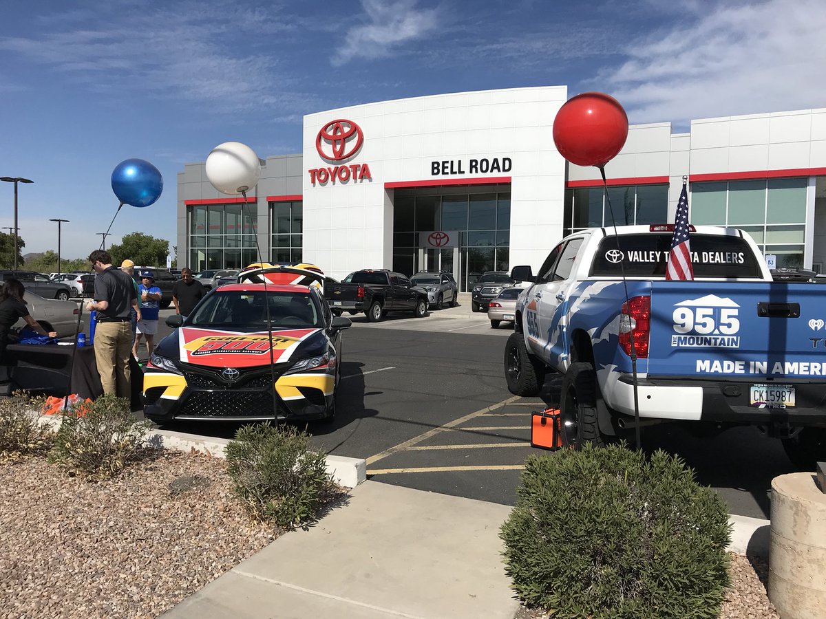 TheRadioJay's tweet photo. Week 2 starts today at #BellRd @Toyota 12-1pm with #CanAm500 tickets to Nov 12th race @PhoenixRaceway #VTDLetsGoPlaces with @955themountain https://t.co/sp1Arup5x5