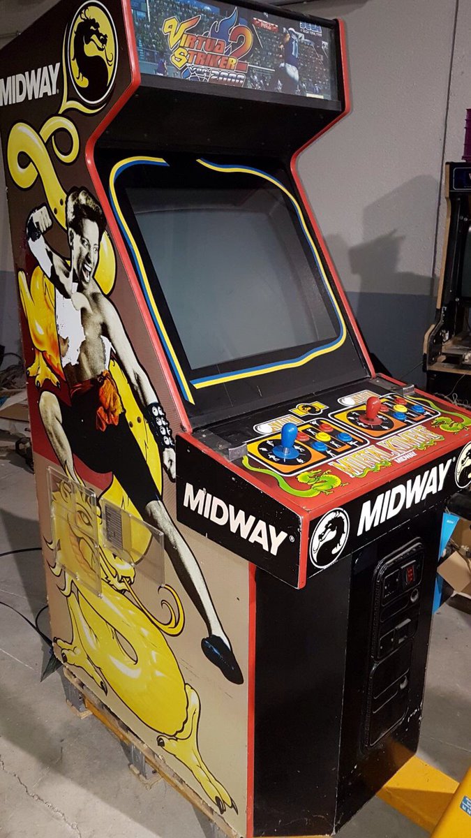 Arcade_Vintage's tweet photo. Después de dos años de intensa búsqueda por fin añadimos a nuestras filas... Mortal Kombat Virtua Striker 2 💪🏻💪🏻💪🏻💪🏻💪🏻 Ahora a restaurar 😊😊😊 https://t.co/0j7bjq8tte