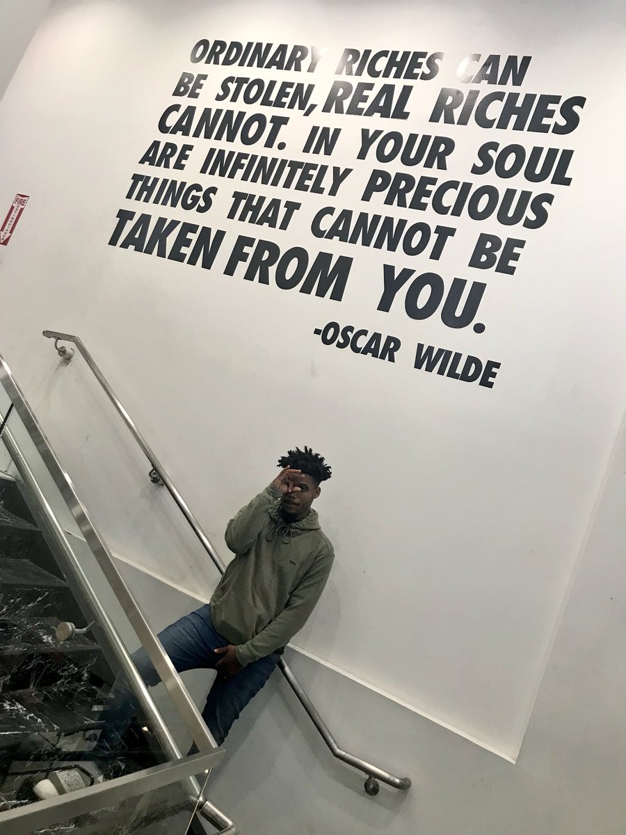 PrezDontCare's tweet image. HOLLYWOOD 🖤🎬 #STARsound #STAReverything