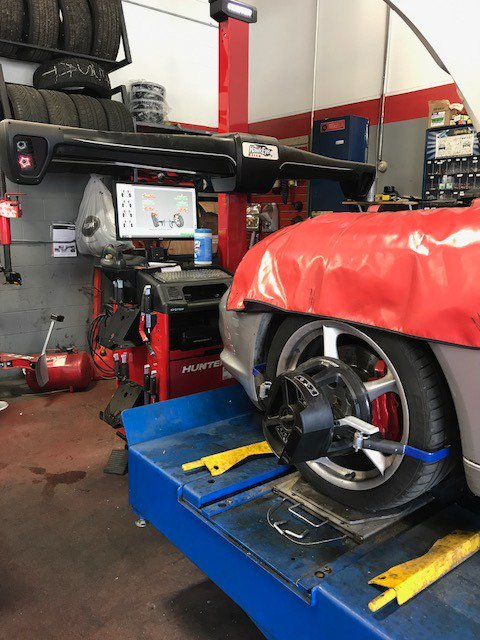 ModernShopMgmt's tweet photo. A smart alignment rack purchase helped Kevin Delaney straighten out efficiency issues at Europro Autohaus. https://t.co/dRxbzY6NXh #cars https://t.co/Qoe6w7J6d0