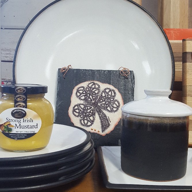 1232IrishIrish's tweet photo. Pass the mustard please! #irish #irishmustard #irishstrongmustard #strongmustard #mustard #irishfood #stephenpearcepottery https://t.co/Ry5JSI79kW