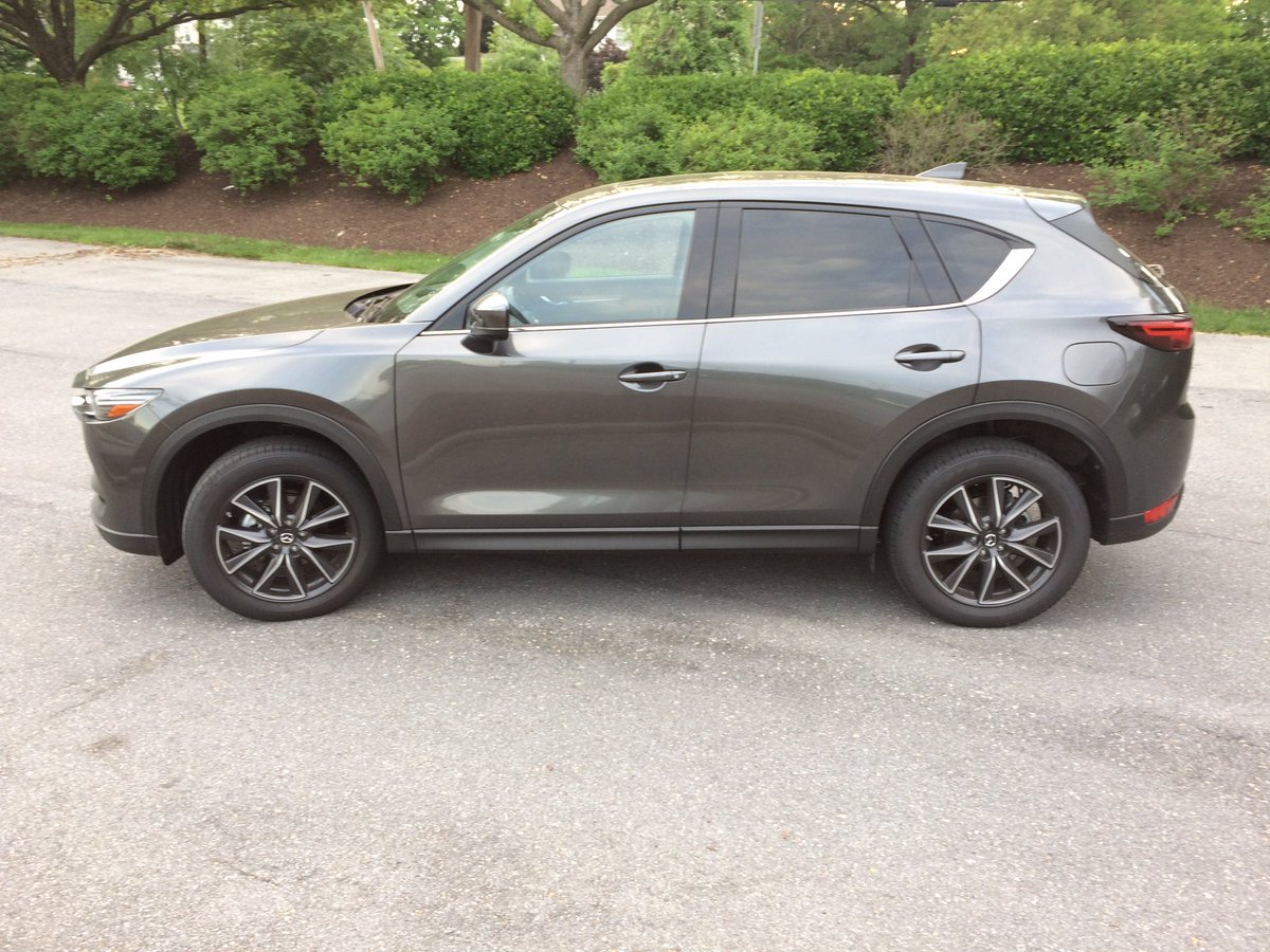 MikeParris04's tweet photo. Will be talking about new Mazda CX-5 tonight 8:10p on WTOP with @dimitriWTOP https://t.co/1Z9OX4osIh