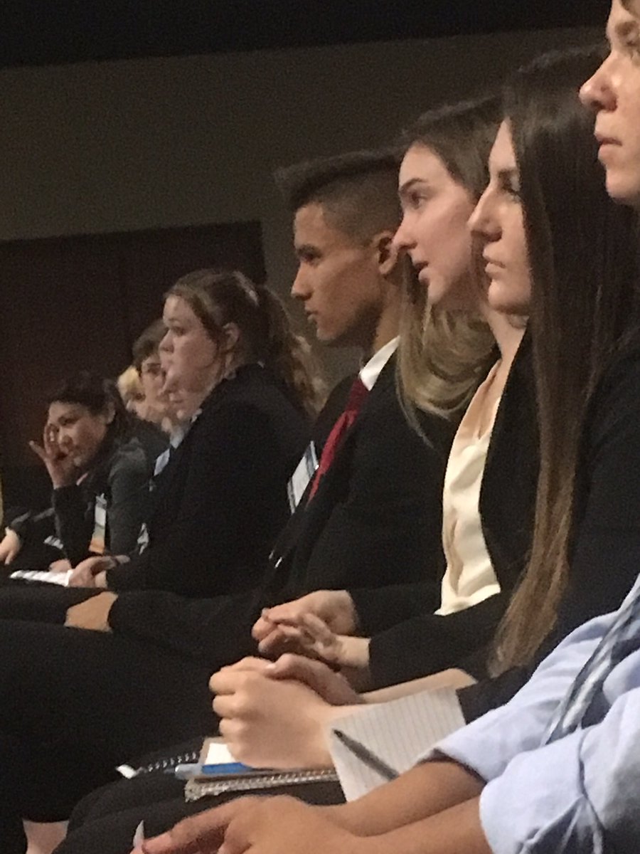 FblaMcnary's tweet photo. EFFORT! FOCUS! ATTITUDE! McNary FBLA #OLI2017 https://t.co/KJTQ88IwOI