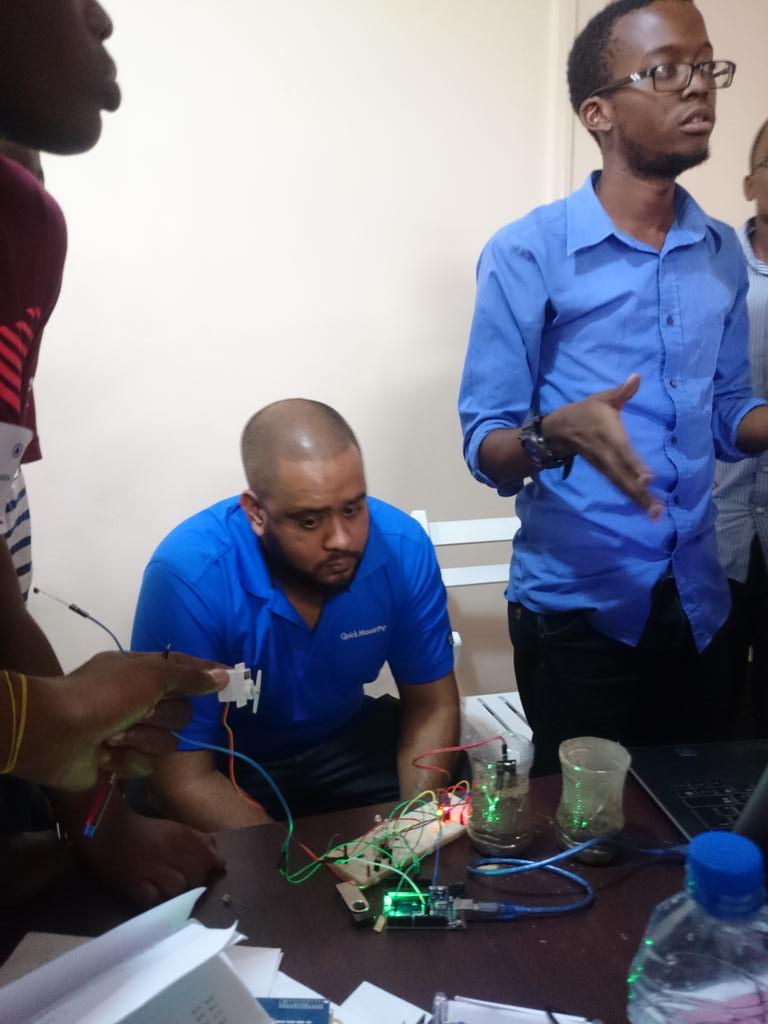 alfredmote's tweet photo. Different solutions in the making during the @shddar 2017 @sciencehackday #SHDDar @rahabroadband @K15Photos @mtuchidev @jpb4rretto #hacking https://t.co/45aWiFyyF4