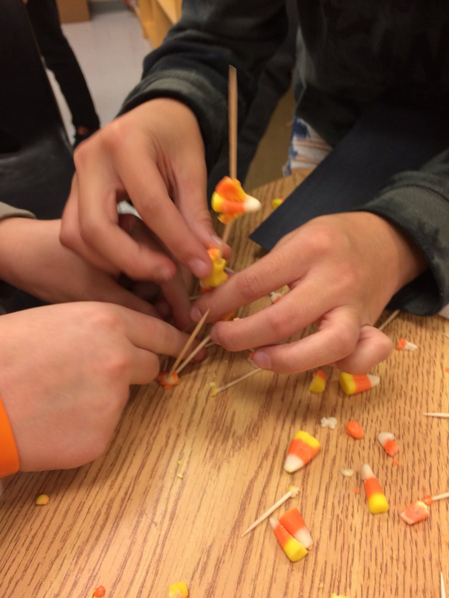vadderley023's tweet photo. Halloween is coming.... how tall can you build your candy corn? https://t.co/aY8brkJNEx