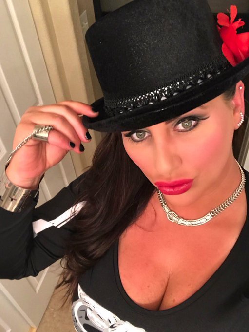 Las Vegas, Halloween 2017. #Nikki #Jackson #Beauty #Halloween #fun #friends #Vegas #Sexy #Boss https://t<a href="/tag/nikki"class="tags">#Nikki</a><a href="/tag/jackson"class="tags">#Jackson</a><a href="/tag/beauty"class="tags">#Beauty</a><a href="/tag/boss"class="tags"><span>#boss</span></a><a href="/tag/friends"class="tags"><span>#friends</span></a><a href="/tag/fun"class="tags"><span>#fun</span></a><a href="/tag/vegas"class="tags"><span>#vegas</span></a><a href="/tag/sexy"class="tags"><span>#sexy</span></a><a href="/tag/halloween"class="tags"><span>#halloween</span></a>