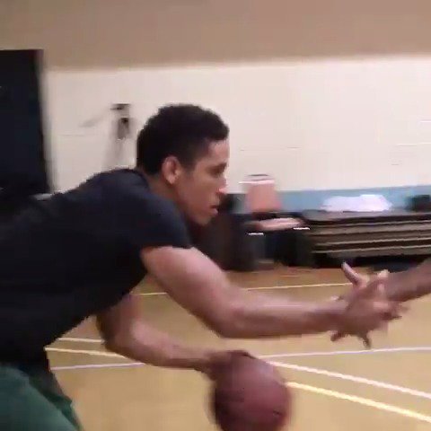 Take an inside look at the Rookie of the Year, Malcolm Brogdon's off season training!! #FearTheDeer https://t.co/fZCBMZAOjD