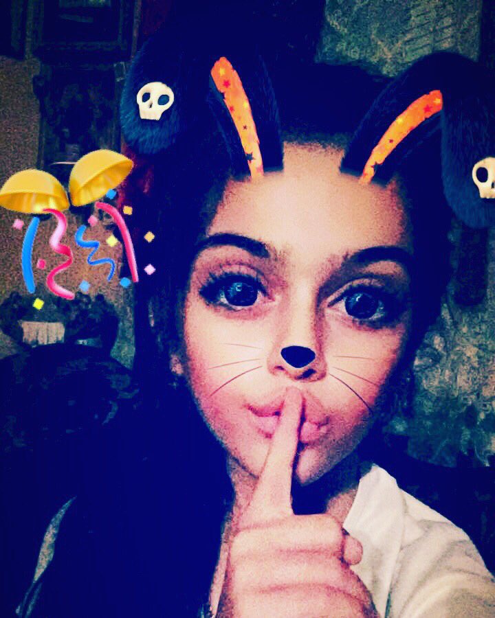 MariynaMelkon's tweet photo. Всем привет, Всем с Хеллоуином🎀🎊. #Rufolloweme #followeback #Взаимныйфолловинг https://t.co/94pO1QIVAR