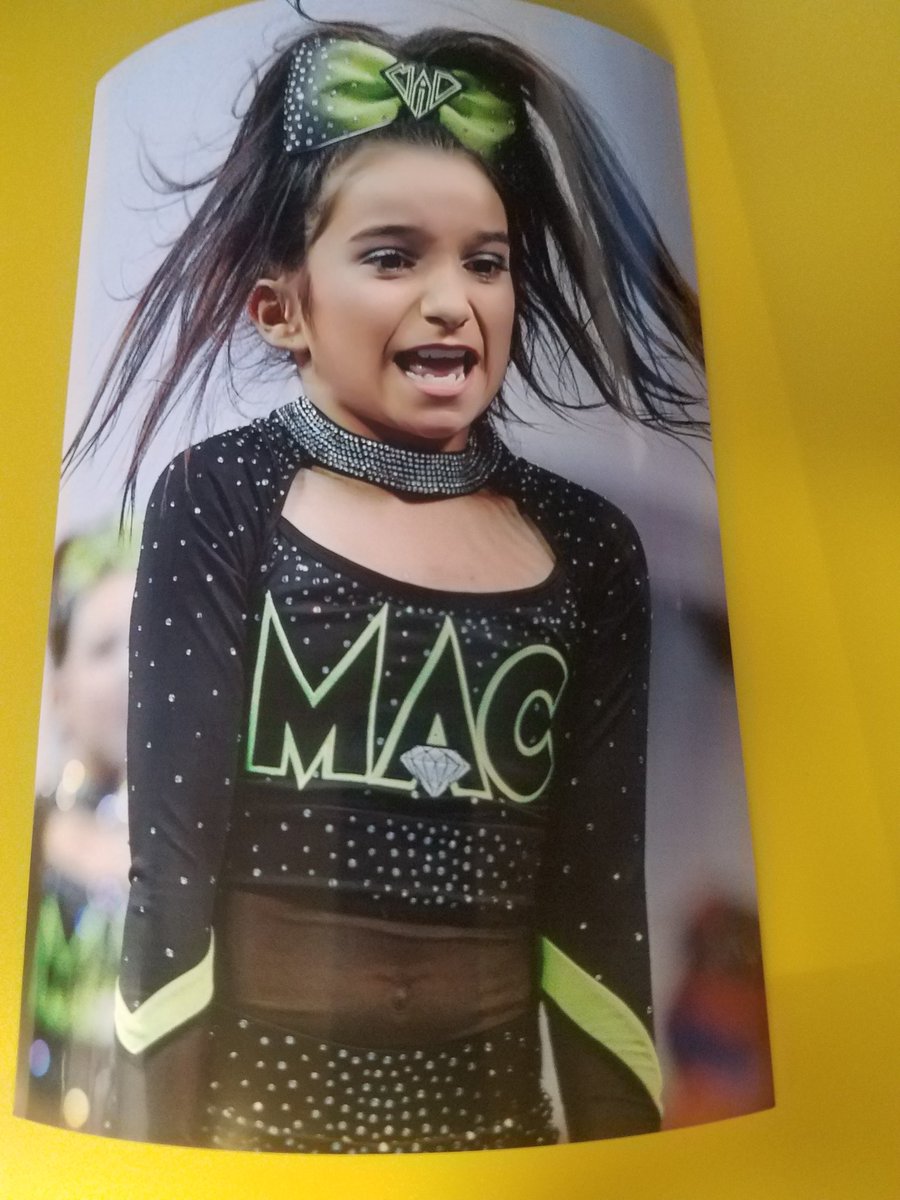 JUDYBENAVIDES3's tweet photo. MAC DIAMOND GLITZ 💎💎 https://t.co/2iUmZ6nZKv
